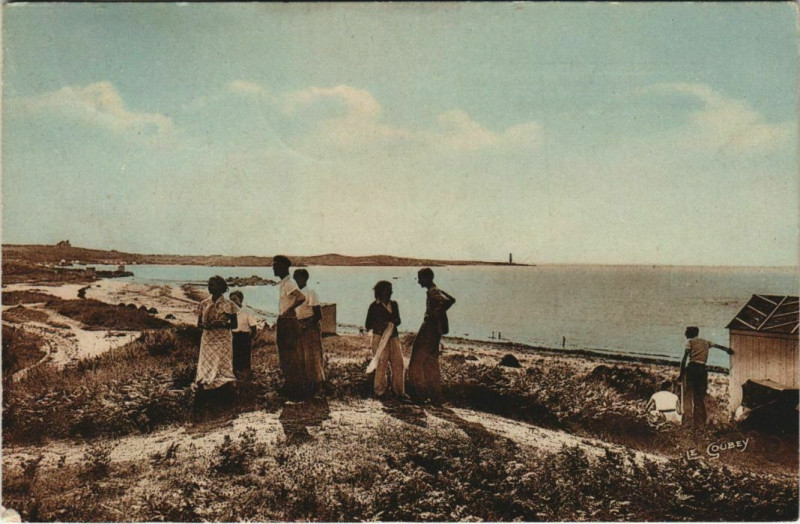 Carte postale ancienne La Normandie Pittoresque Fermanville Anse et Plage de la Mo à Fermanville
