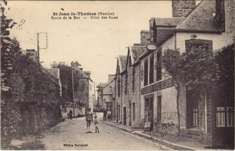 Carte postale ancienne Saint-Jeain-le-Thomas Route de la Mer Hotel des Bains