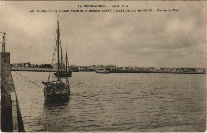 Carte postale ancienne Saint-Vaast-la-Hougue Entrée du Port