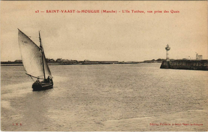 Carte postale ancienne Saint-Vaast-la-Hougue L'lle Tatihou vue prise des Quain