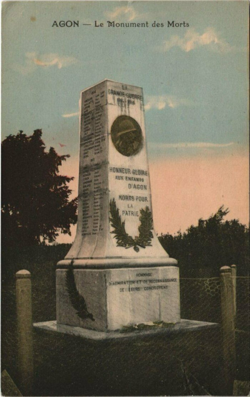 Carte postale ancienne Agon Le Monument des Morts