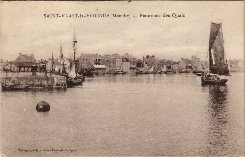 Carte postale ancienne Saint-Vaast-la-Hougue Panorama des Quais