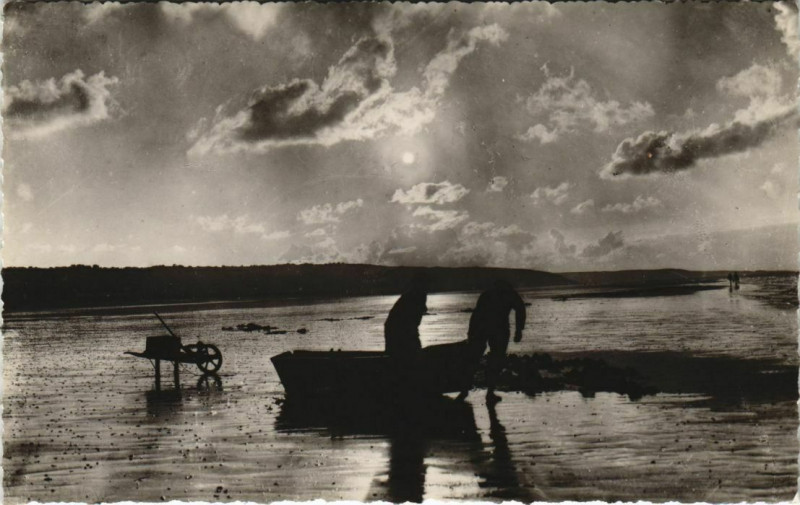 Carte postale ancienne Ceuvre des Pupilles de L'Ecole Publique de la Manche