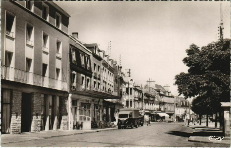 Carte postale ancienne Carentan Rue de Caillard