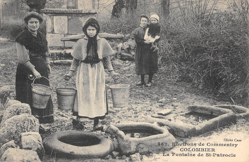 Carte postale ancienne Env.de Commentry Colombier La Fontaine De Saint Patrocle / à Colombier