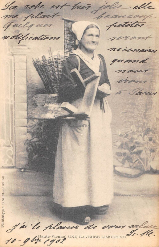 Carte postale ancienne Haute Vienne Une Laveuse Limousine