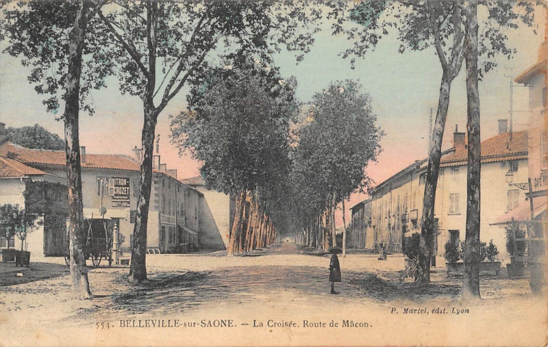 Carte postale ancienne Belleville Sur Saone La Croisee Route De Macon