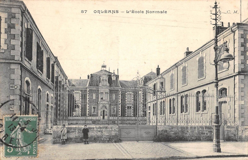 Carte postale ancienne Orleans L'Ecole Normale