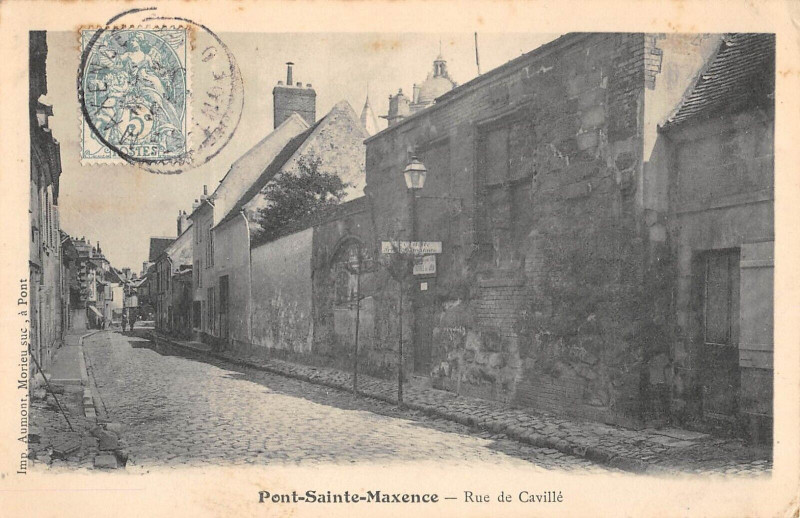 Carte postale ancienne Pont Sainte Maxence Rue De Caville à Pont-Sainte-Maxence