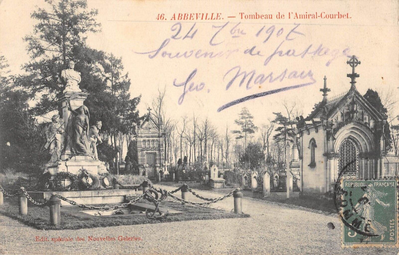 Carte postale ancienne Abbeville Tombeau Amiral Courbet à Abbeville