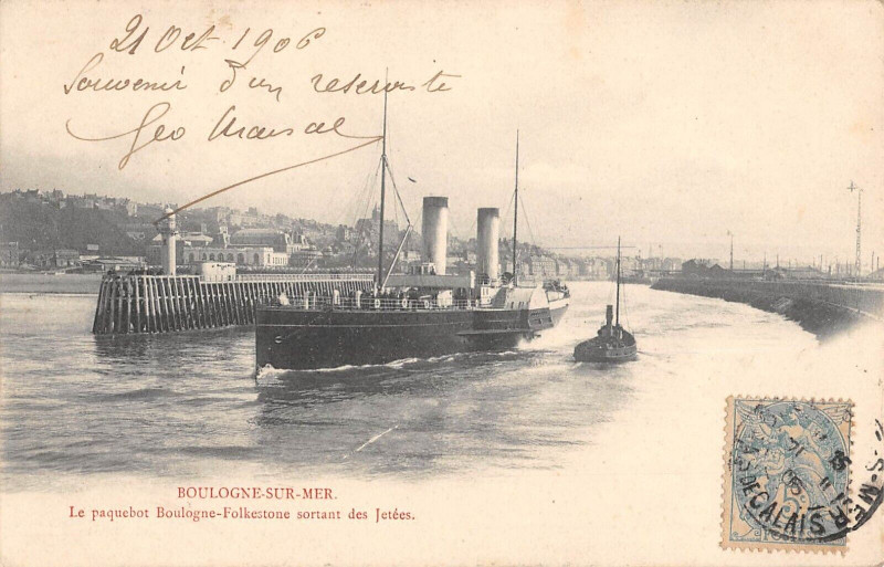 Carte postale ancienne Boulogne Sur Mer Le Paquebot Boulogne Folkestone Sortant Des Jetees à Boulogne-sur-Mer