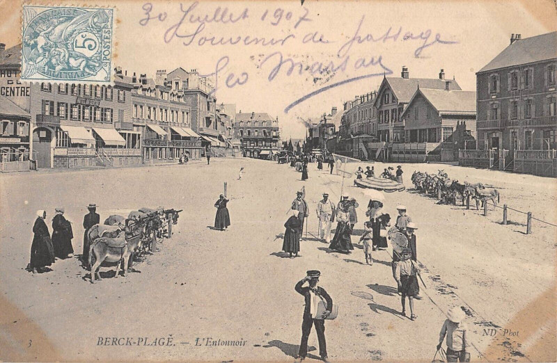 Carte postale ancienne Berck Plage Entonnoir à Berck