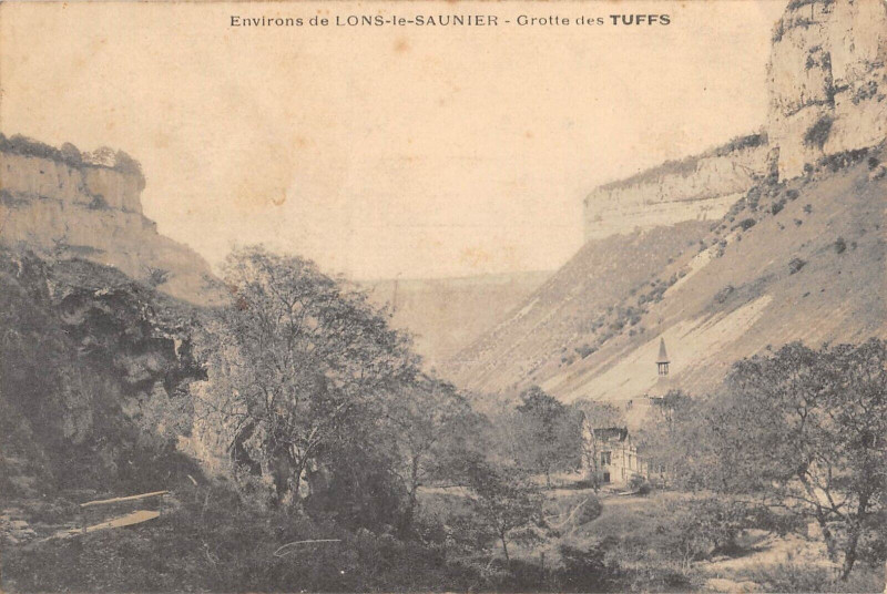 Carte postale ancienne Environs De Lons Le Saunier Grotte Des Tuffs à Lons-le-Saunier
