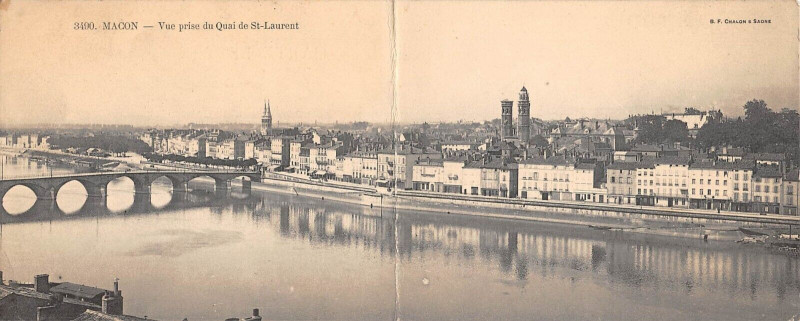 Carte postale ancienne Macon Grande Cpa Double Vue Prise Du Quai Saint Laurent