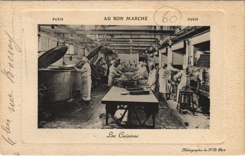 Carte postale ancienne Paris Au Bon Marhce Les Cuisines à Paris 7e