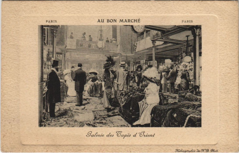 Carte postale ancienne Paris Au Bon Marhce Galerie des Tapis d'Orient à Paris 7e