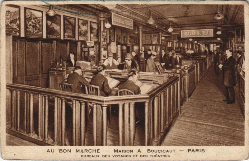 Carte postale ancienne Au Bon Marché - Maison A. Boucicaut - Bureaux des Voyages et des Théatres à Paris 7e