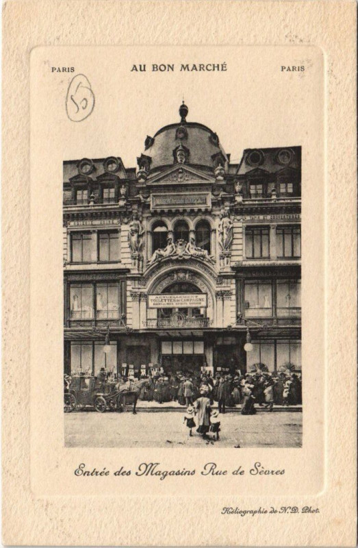 Carte postale ancienne Au Bon Marché - Entrée des Magasins Rue de Sèvres à Paris 6e