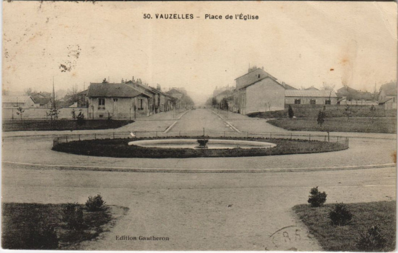 Carte postale ancienne Vauzelles Place de l'Eglise