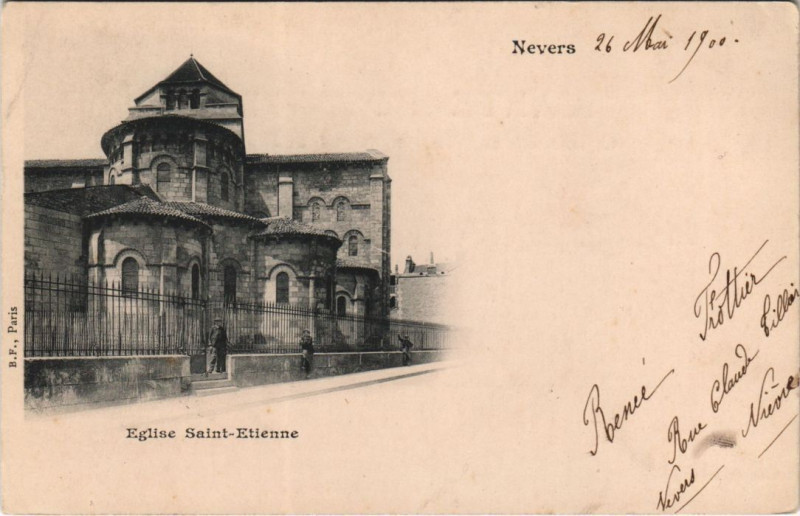 Carte postale ancienne Nevers Eglise Saint-Etienne à Nevers