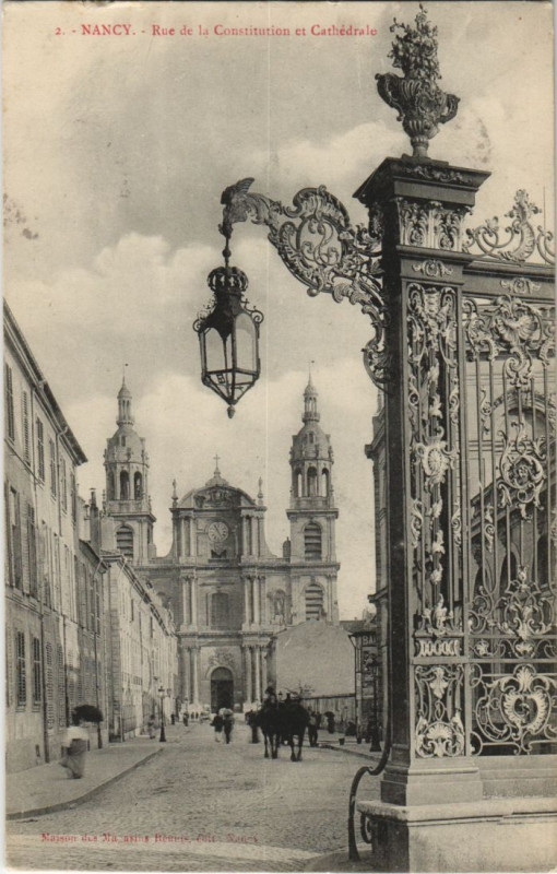 Carte postale ancienne Nancy Rue de la Constitution et Cathedrale à Nancy