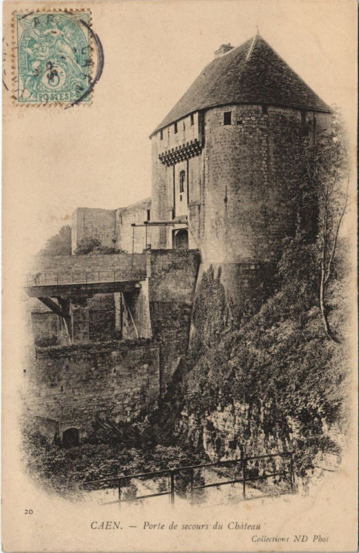 Carte postale ancienne Caen Porte de Secours du Chateau à Caen