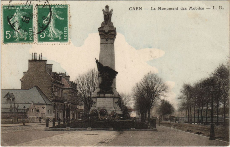 Carte postale ancienne Caen Le Monument des Mobiles à Caen