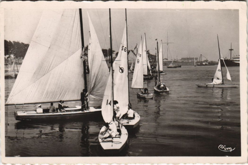 Carte postale ancienne Riva-Bella Le Port