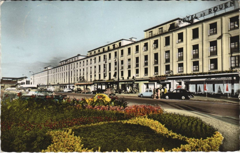 Carte postale ancienne Caen Les Hotels Place de la Gare à Caen