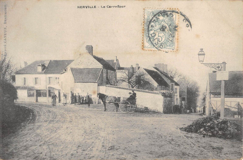 Carte postale ancienne Nerville Le Carrefour