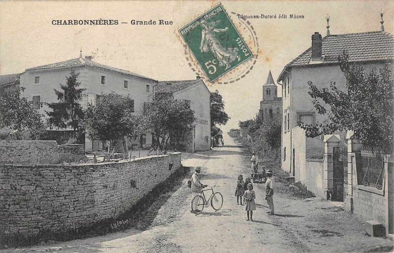 Carte postale ancienne Charbonnieres Grande Rue