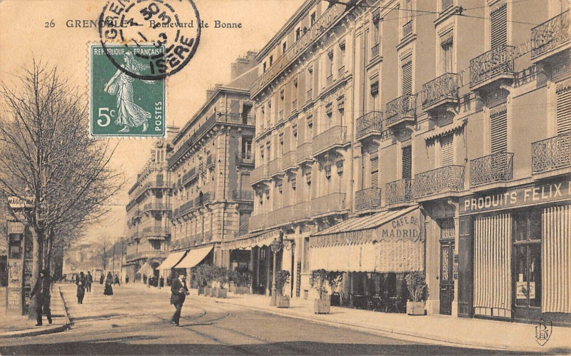 Carte postale ancienne Grenoble Boulevard De Bonne - Commerces à Grenoble