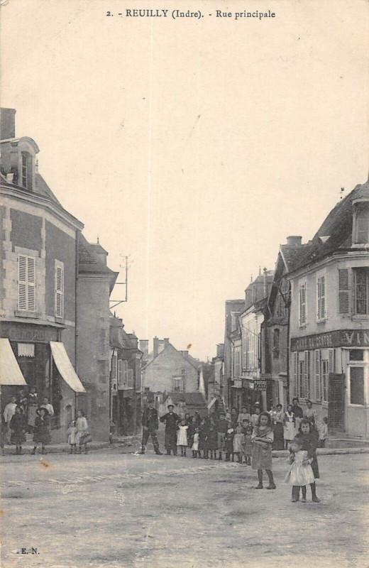 Carte postale ancienne Reuilly Rue Principale à Reuilly
