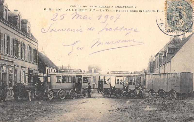 Carte postale ancienne Audresselle Le Train Renard Dans La Grande Rue