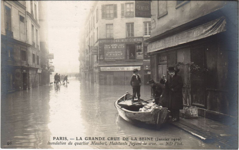 Carte postale ancienne Inondations 1910 Paris Quartier Maubert