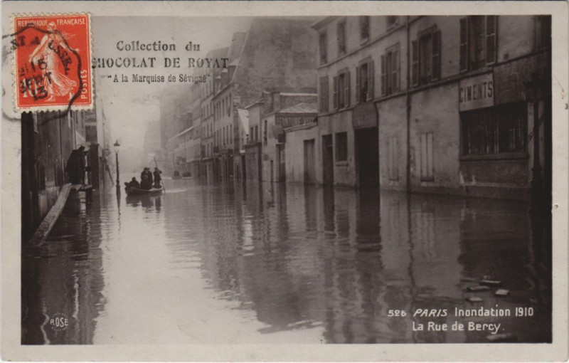 Carte postale ancienne Inondations 1910 Paris Rue de Bercy