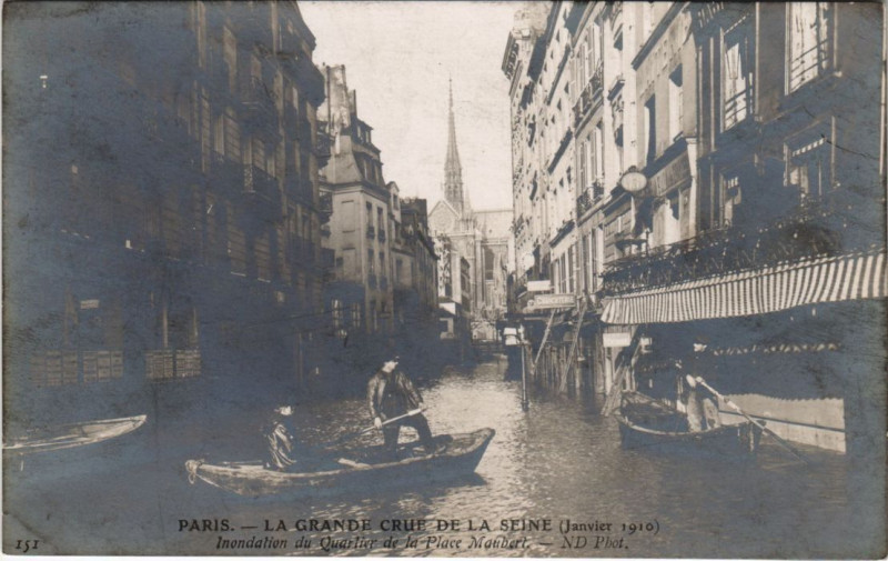 Carte postale ancienne Inondations 1910 Paris Place Maubert