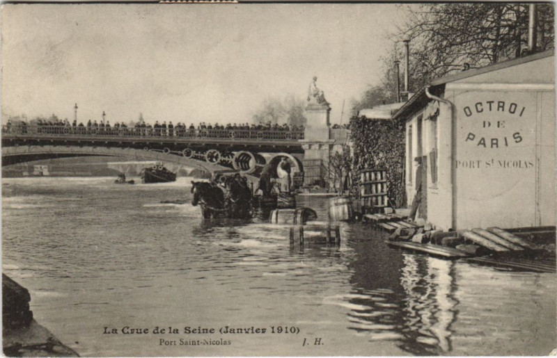 Carte postale ancienne Inondations 1910 Paris Port Saint-Nicolas