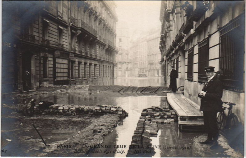 Carte postale ancienne Inondations 1910 Paris Rue de l'Isly