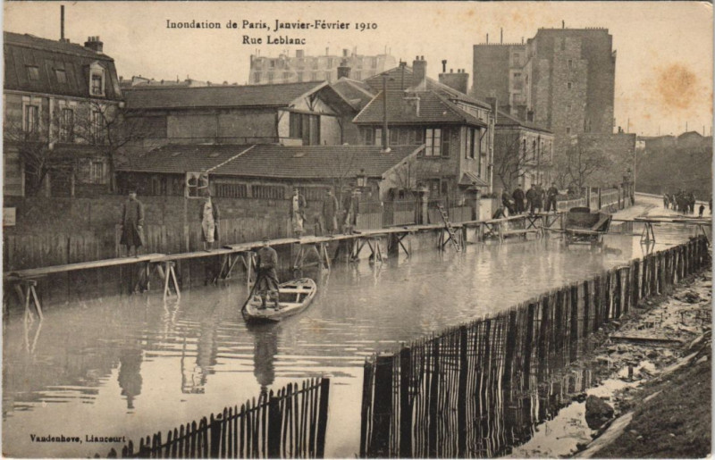 Carte postale ancienne Inondations 1910 Paris Rue Leblanc