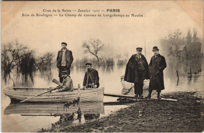Carte postale ancienne Crue de la Seine - Bois de Boulogne - Le Champ de courses de Longchamps au Moulin à Paris 16e