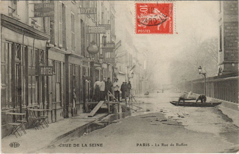 Carte postale ancienne Inondations 1910 Paris Rue de Buffon