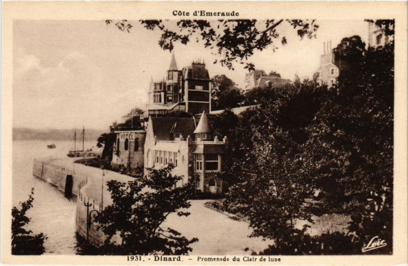 Carte postale ancienne Dinard Promenade du Clair de Lune à Dinard