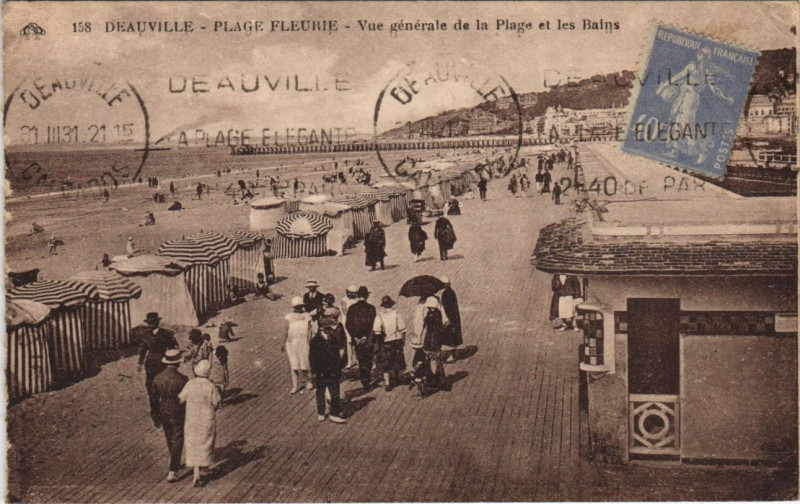 Carte postale ancienne Deauville Vue Generale de la Plage et les Bains à Deauville