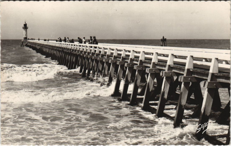 Carte postale ancienne Deauville La Jetee à Deauville