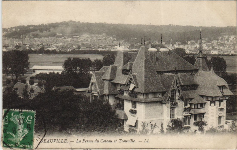 Carte postale ancienne Deauville La Ferme du Coteau et Trouville à Deauville