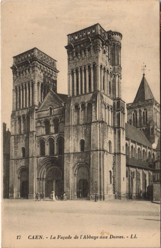 Carte postale ancienne Caen La Facede de l'Abbaye aux Dames à Caen