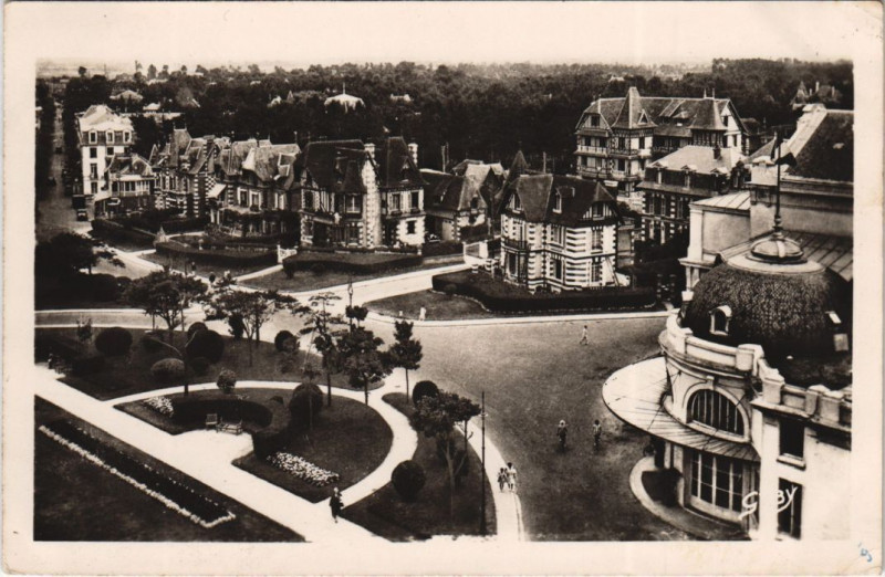 Carte postale ancienne Cabourg Panorama pris du Casino à Cabourg