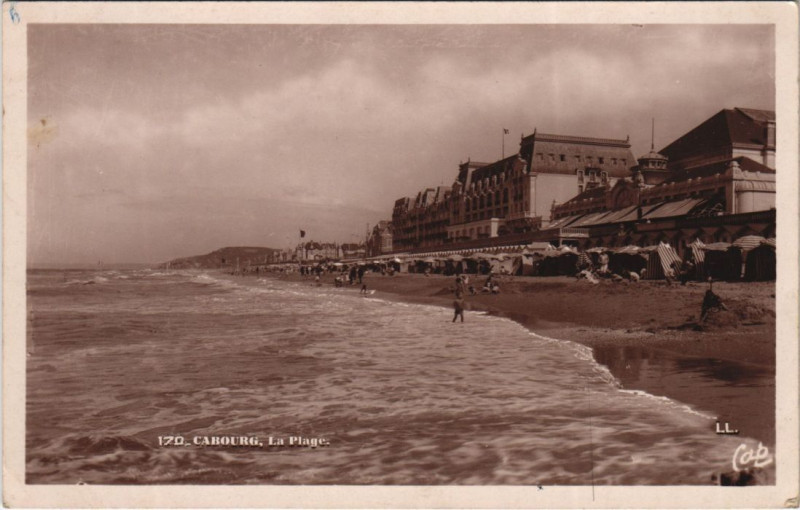 Carte postale ancienne Cabourg La Plage à Cabourg