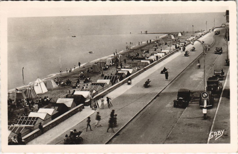 Carte postale ancienne Langrune-sur-Mer La Plage à Langrune-sur-Mer